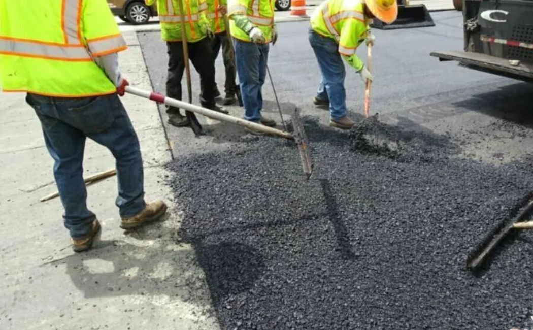Commercial asphalt paving services